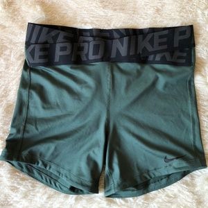Nike Pro Intertwist Jade Green Shorts